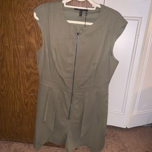 BCBG zip in front romper!
